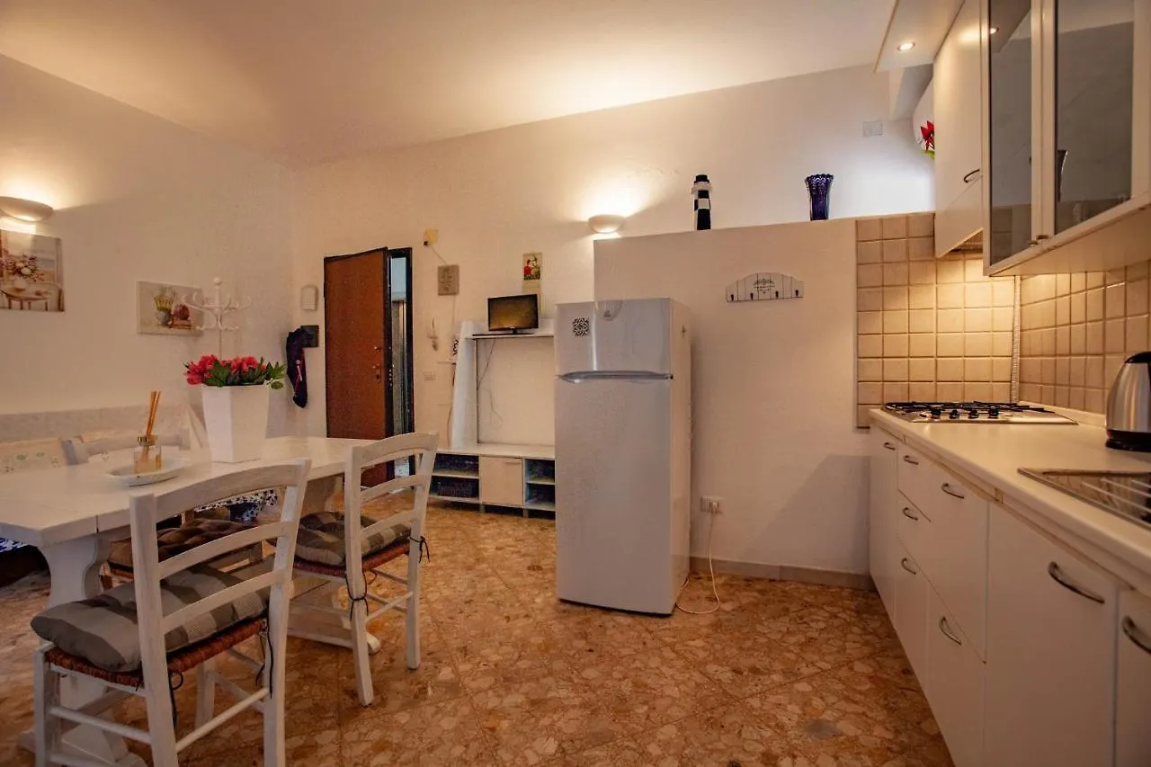 Klodge - Rita Apartments Olbia 0*,  Włochy